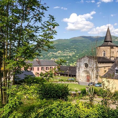 Pyrenees Cycling Lodge Saint-Savin  外观 照片