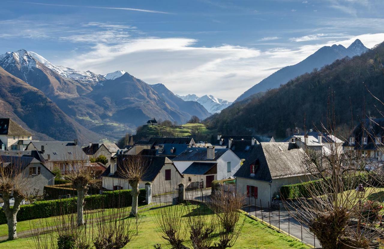 Pyrenees Cycling Lodge Saint-Savin  外观 照片